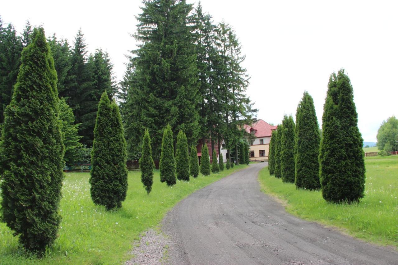 Zadrna Rezydencja Aparthotel Chełmsko Śląskie Bagian luar foto